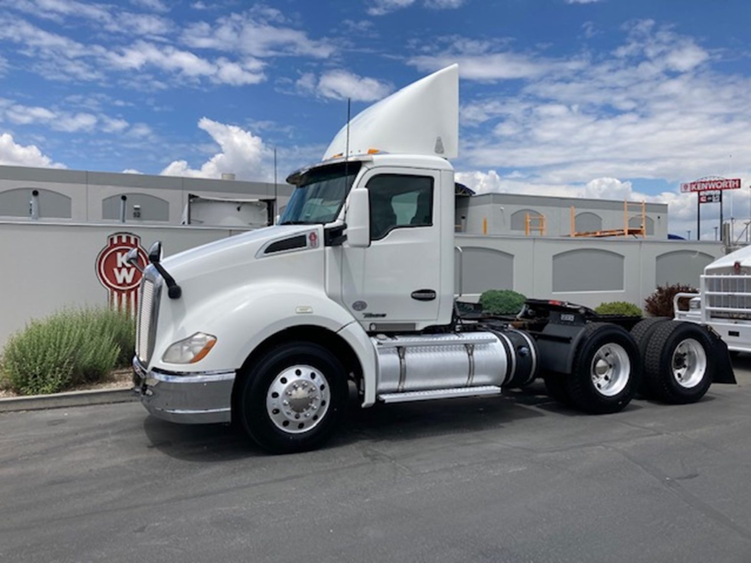 2017 Kenworth T680 - kenworth sales co