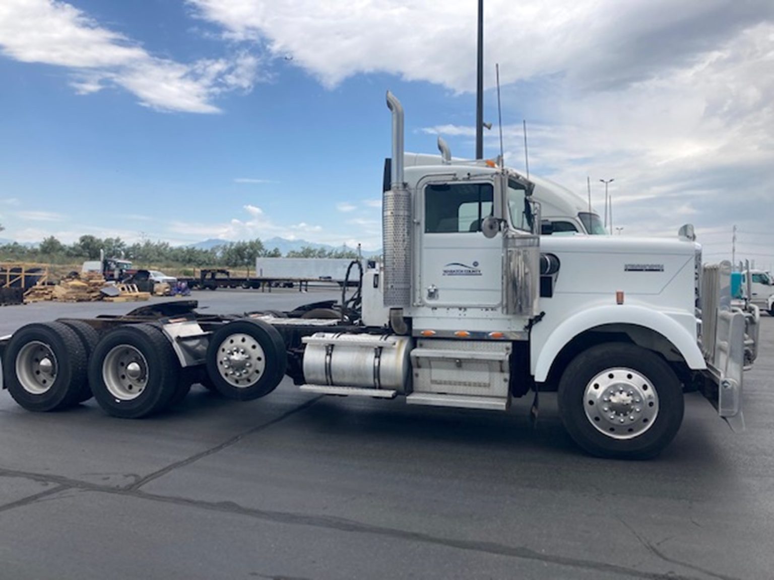 2001 Kenworth W900B - kenworth sales co