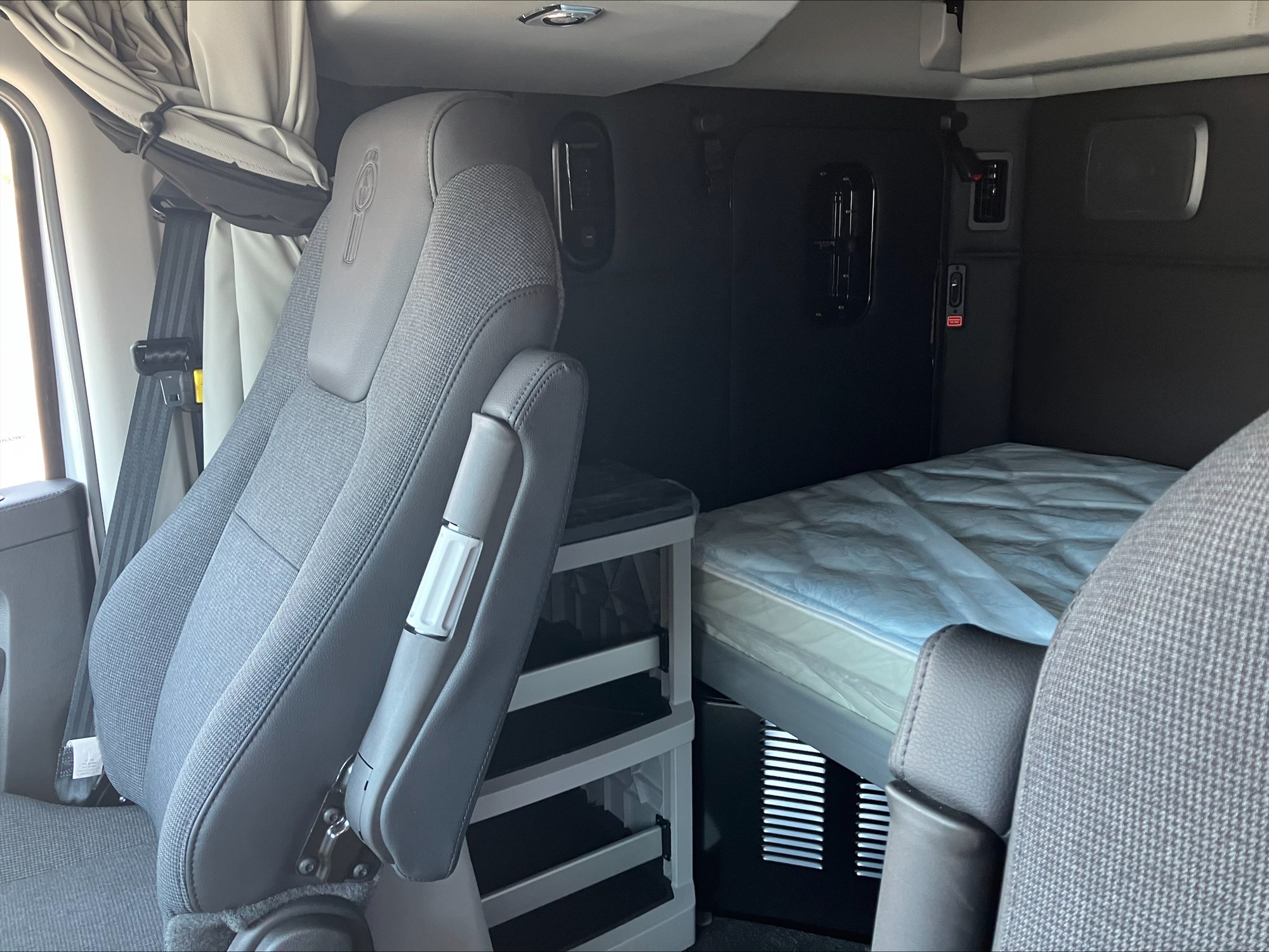 Year,Make,Model RJ355714-04 Year,Make,Model RJ355714-04