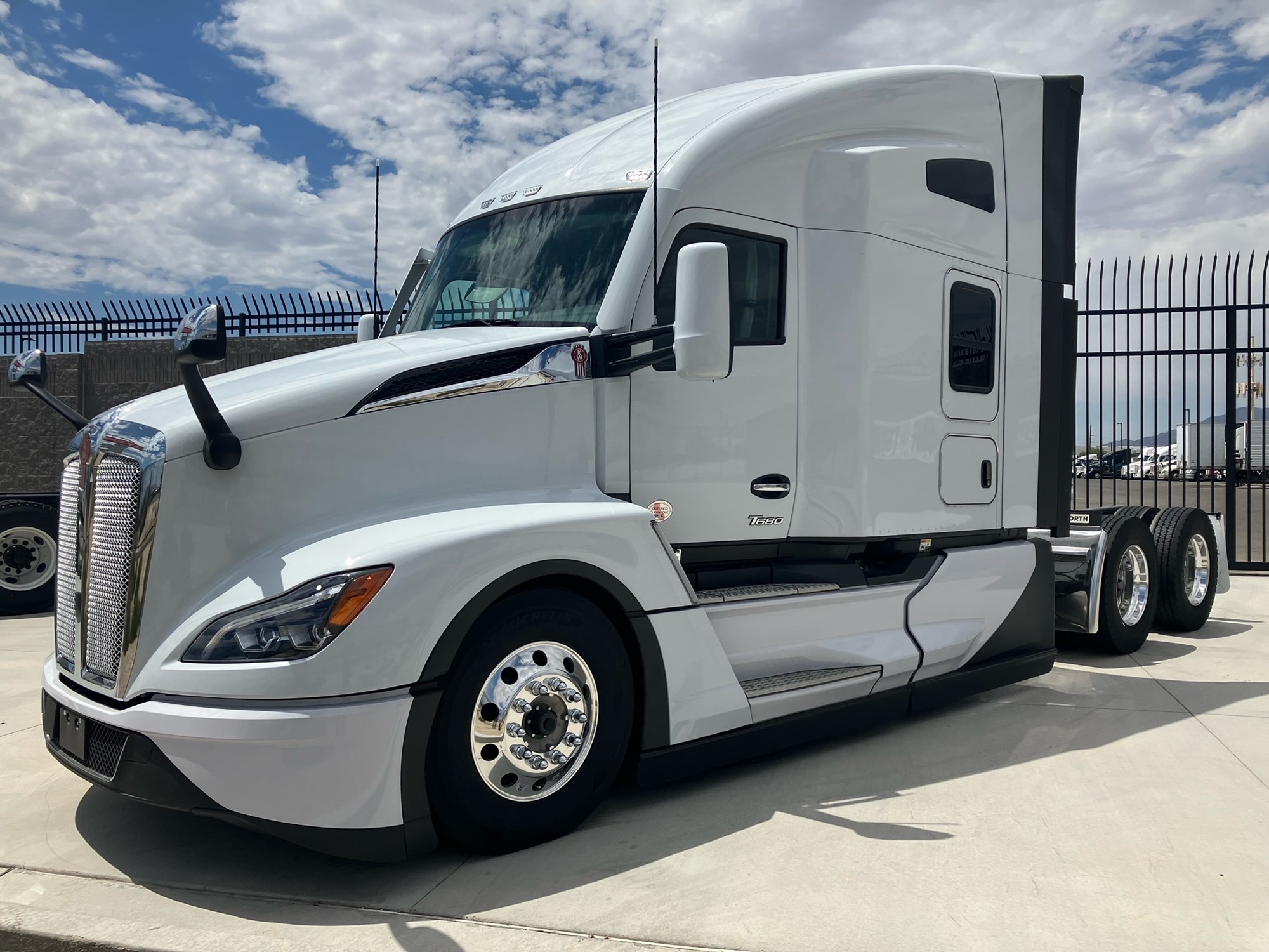 2024 Kenworth T680 Next Gen - image 2 of 6