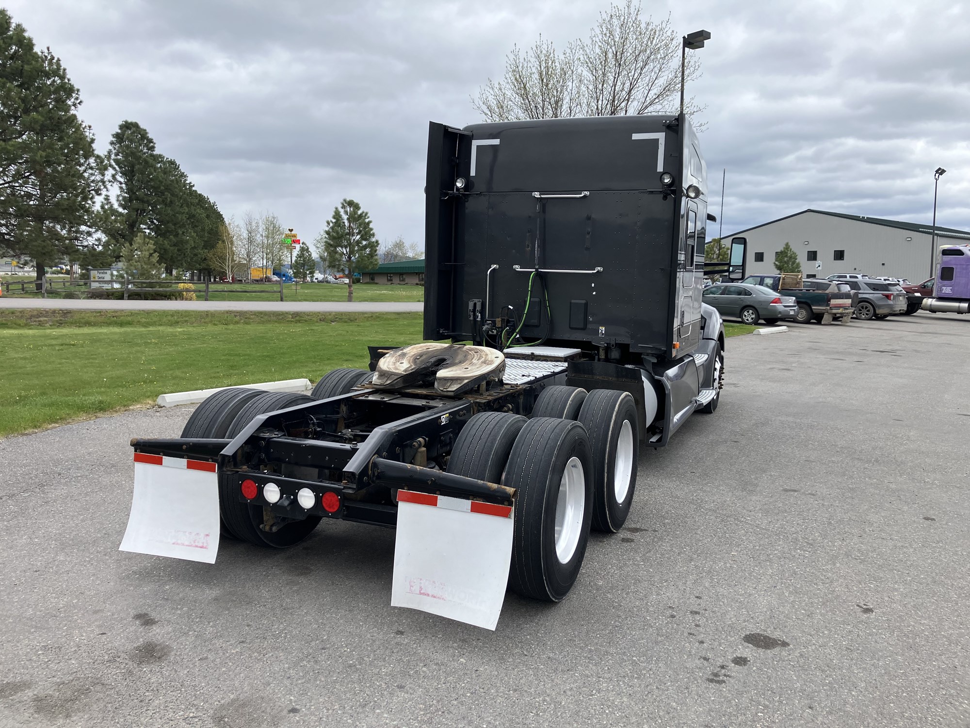 2018 Kenworth T680 - image 5 of 6