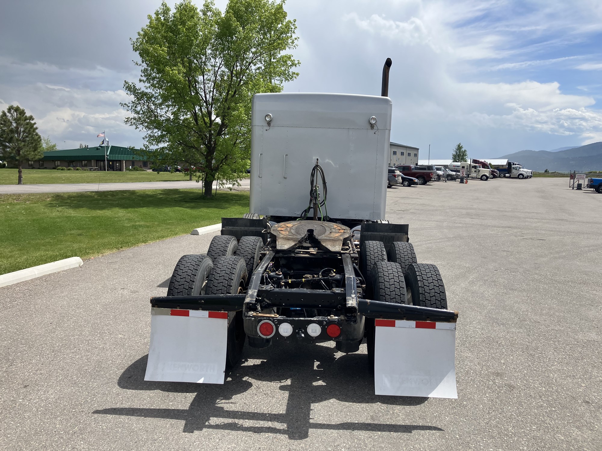 2020 Kenworth T800 - image 5 of 6