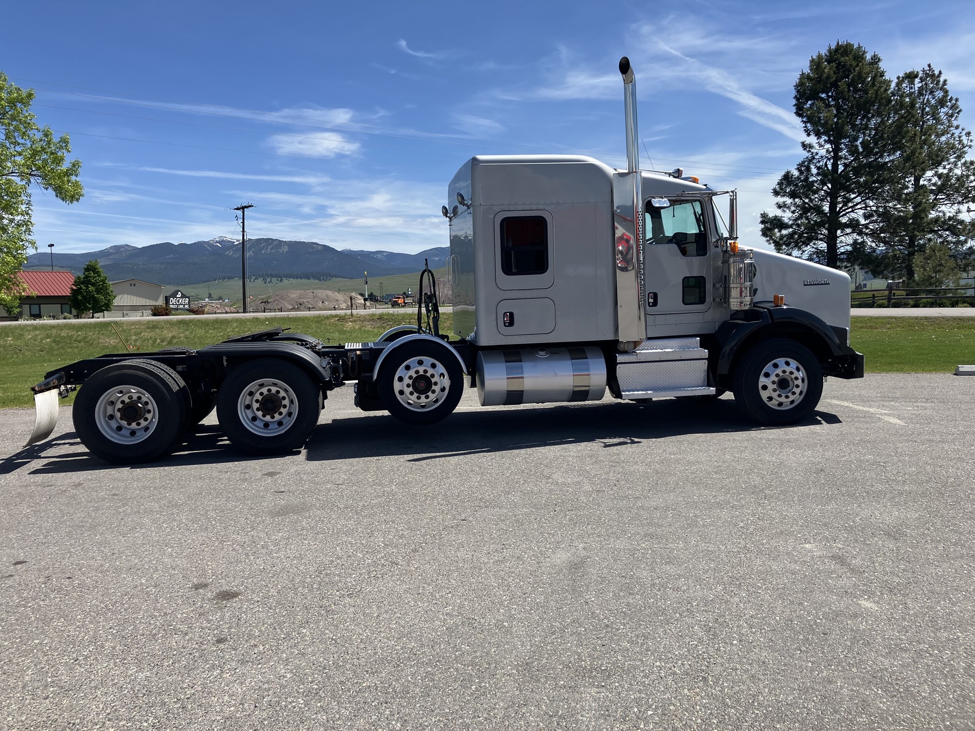 2020 Kenworth T800 - image 5 of 6