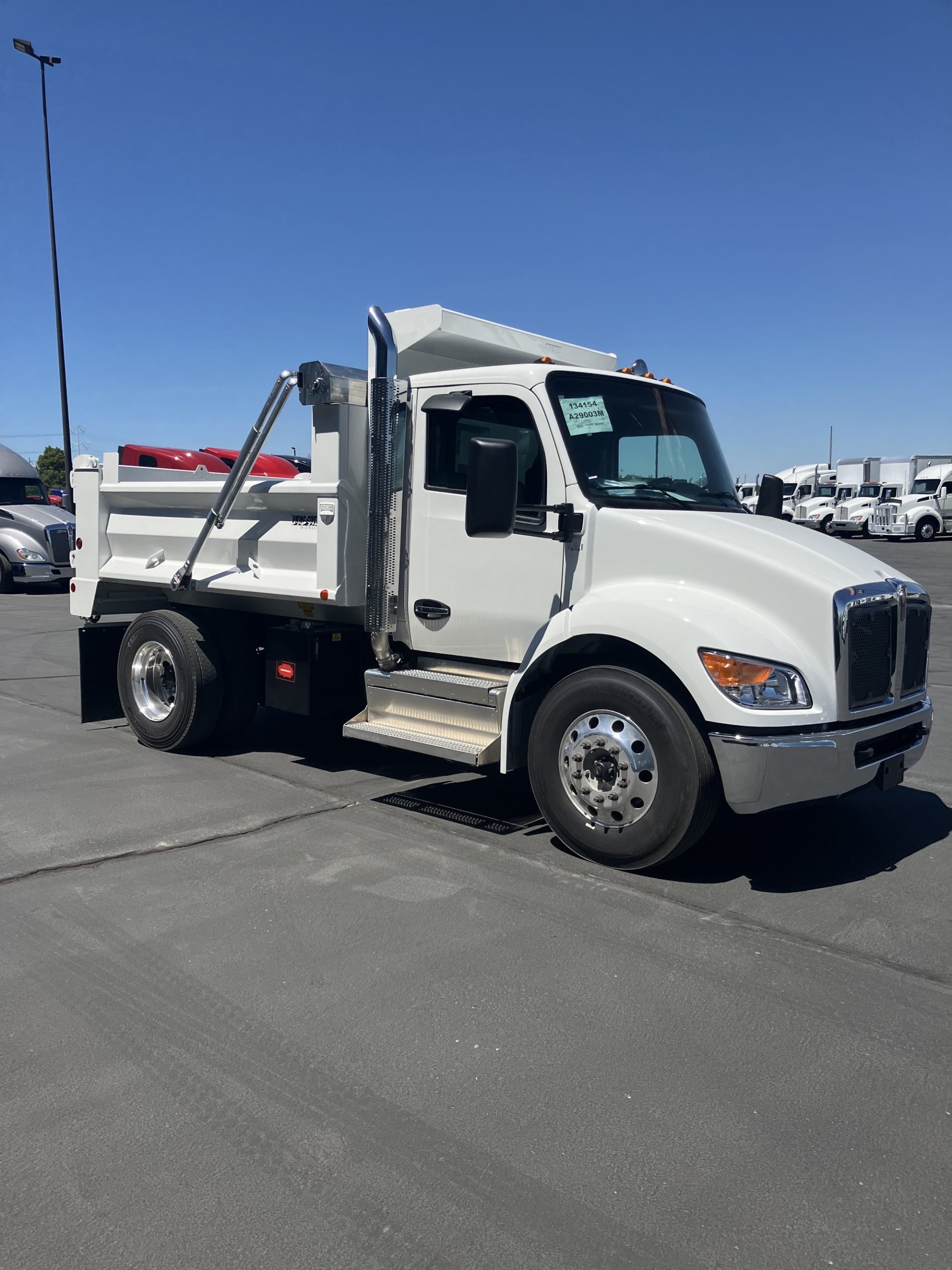 2025 Kenworth T380 - image 3 of 6