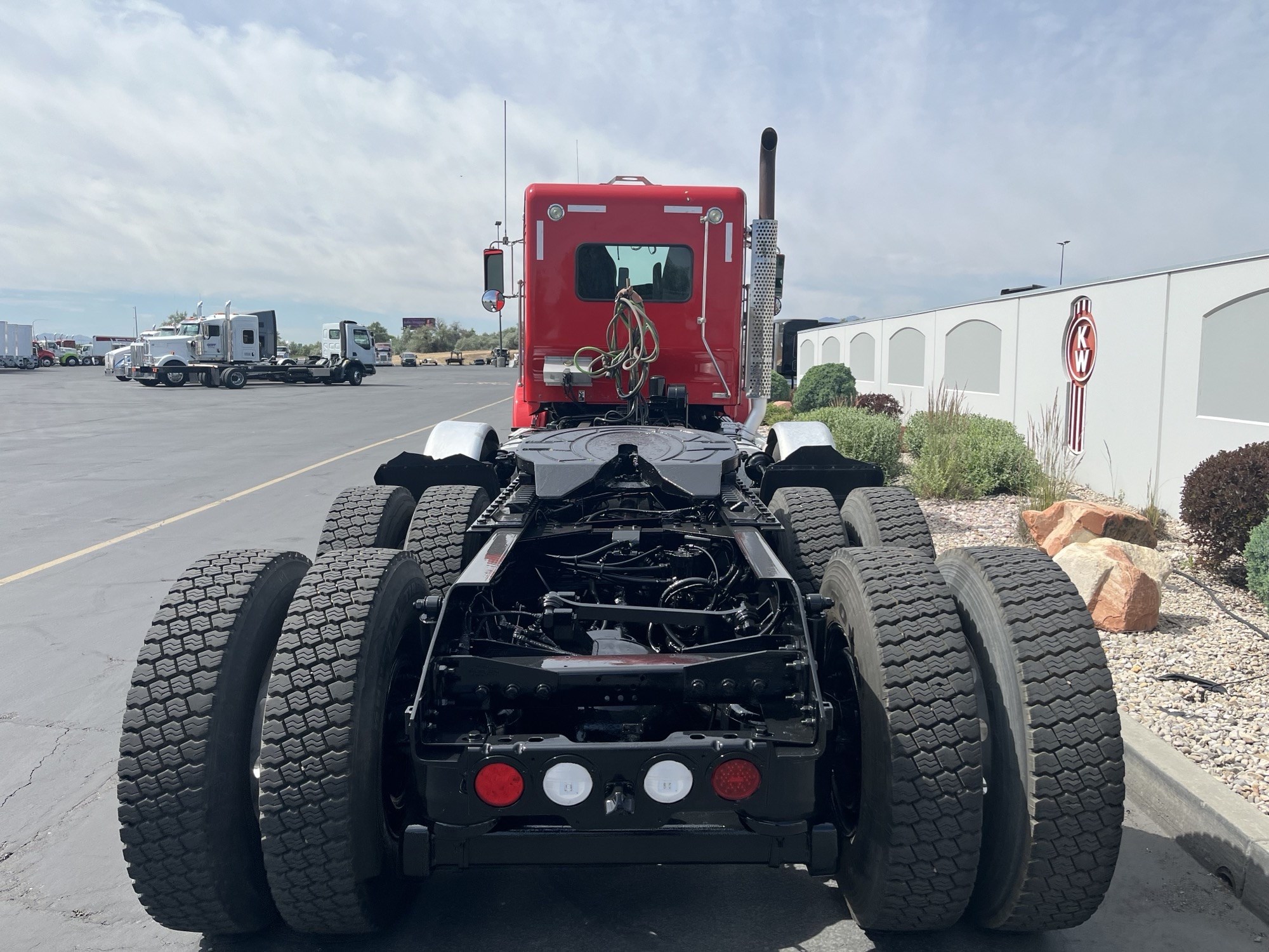 2020 Kenworth T800 - image 6 of 6