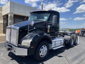 2015 Kenworth T880 FJ442852U-01