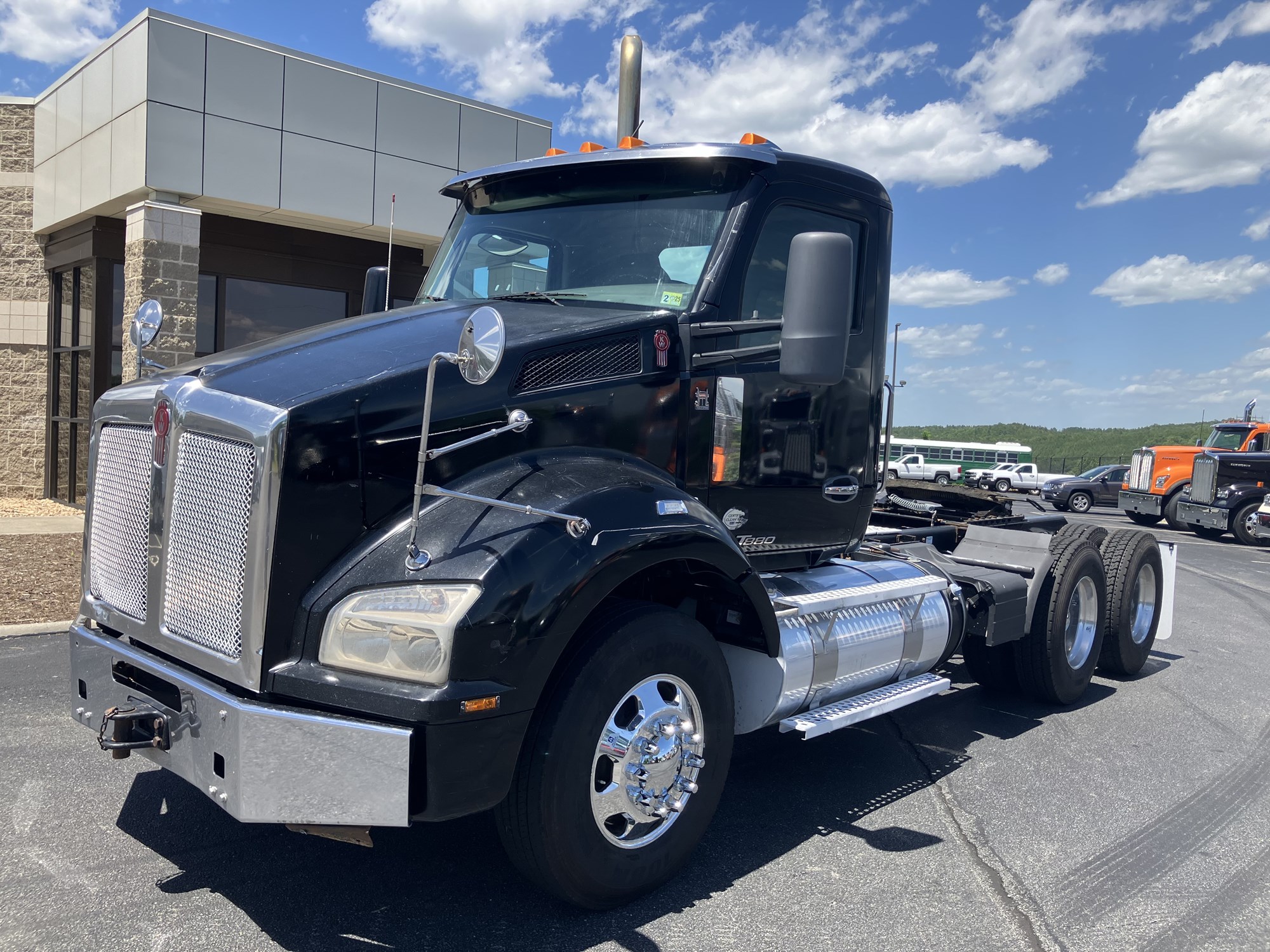 2015 Kenworth T880 - image 1 of 6