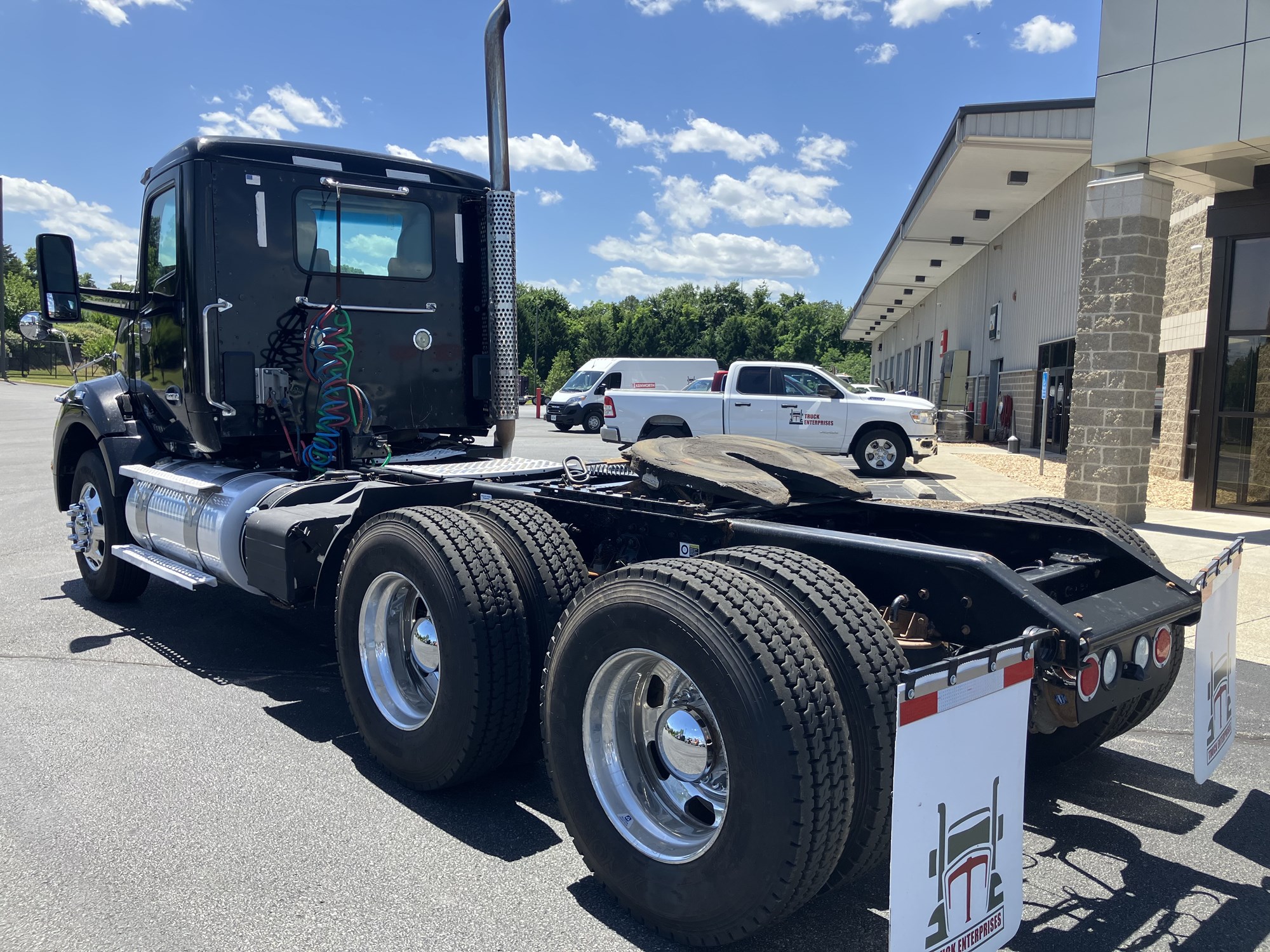 2015 Kenworth T880 - image 5 of 6