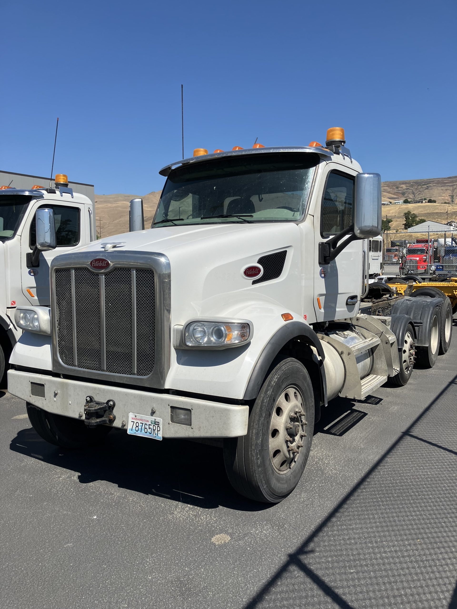 2020 Peterbilt 567 - image 1 of 2