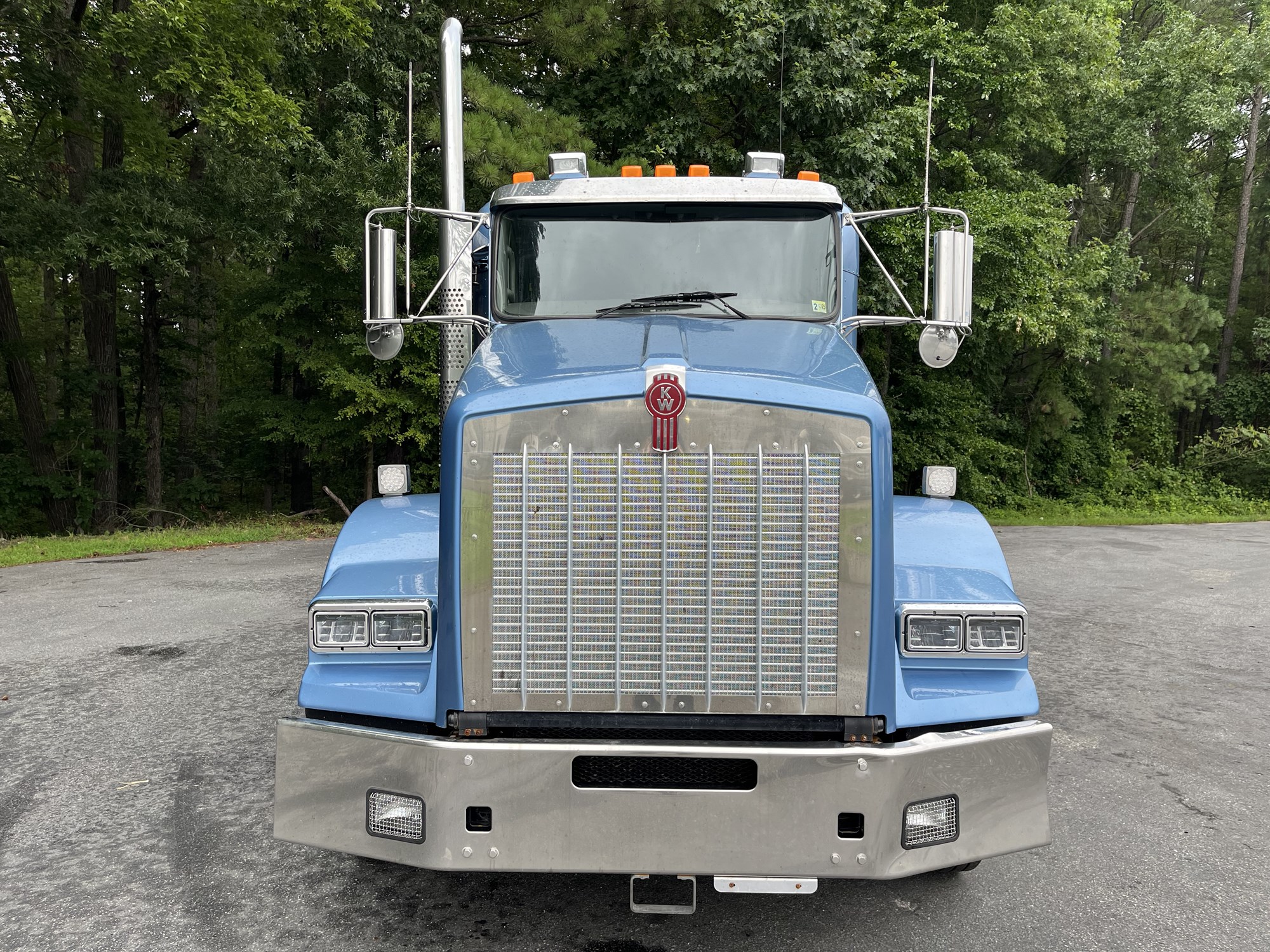 2020 Kenworth T800B - image 2 of 6