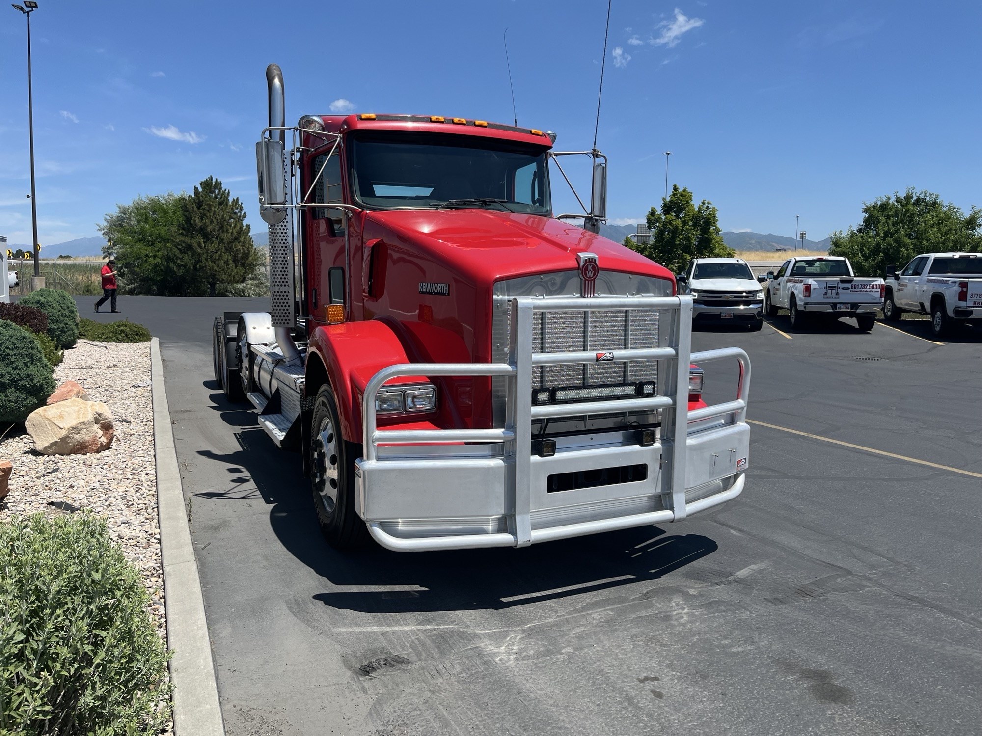 2020 Kenworth T800 - image 4 of 6