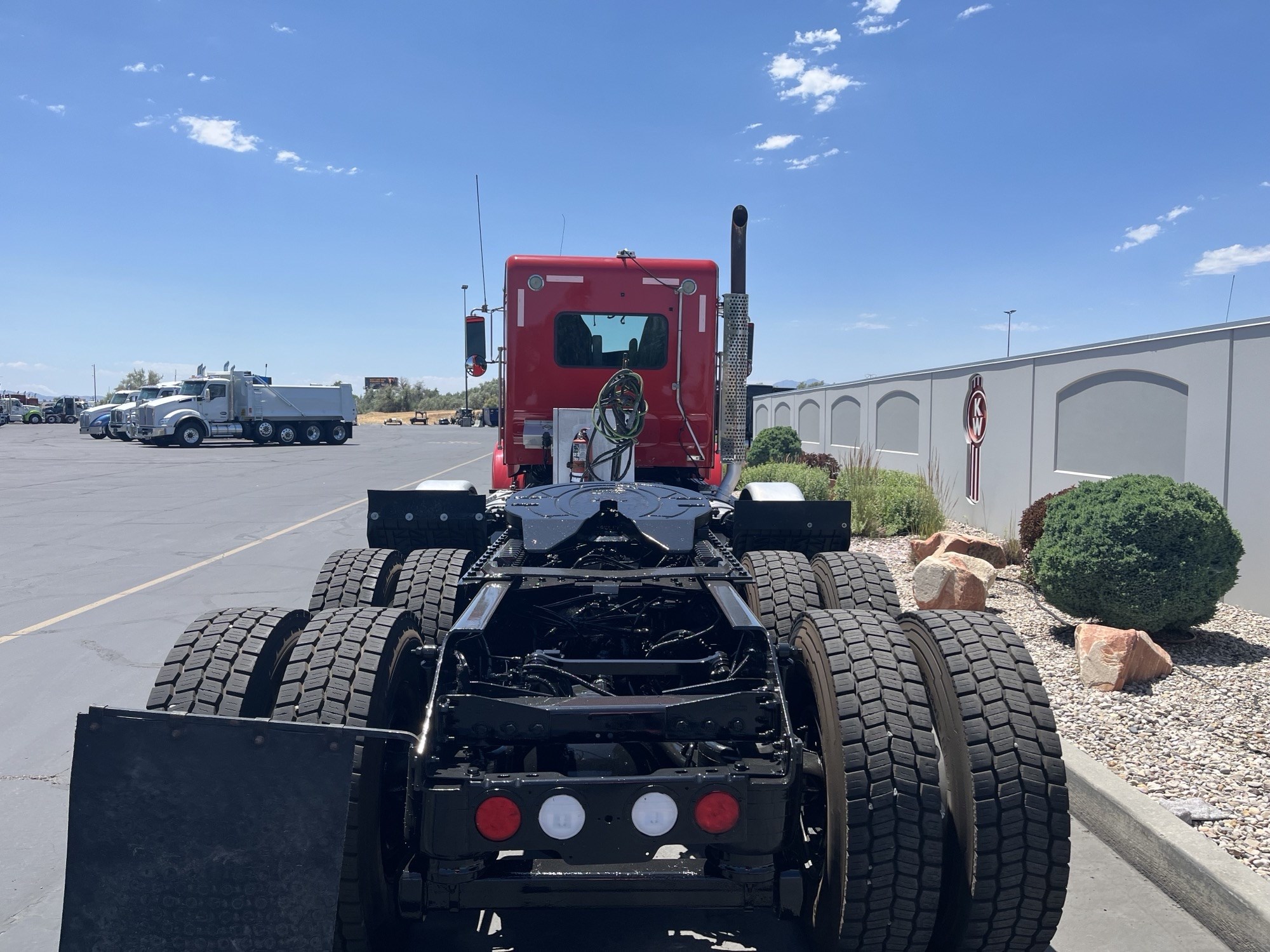 2020 Kenworth T800 - image 6 of 6