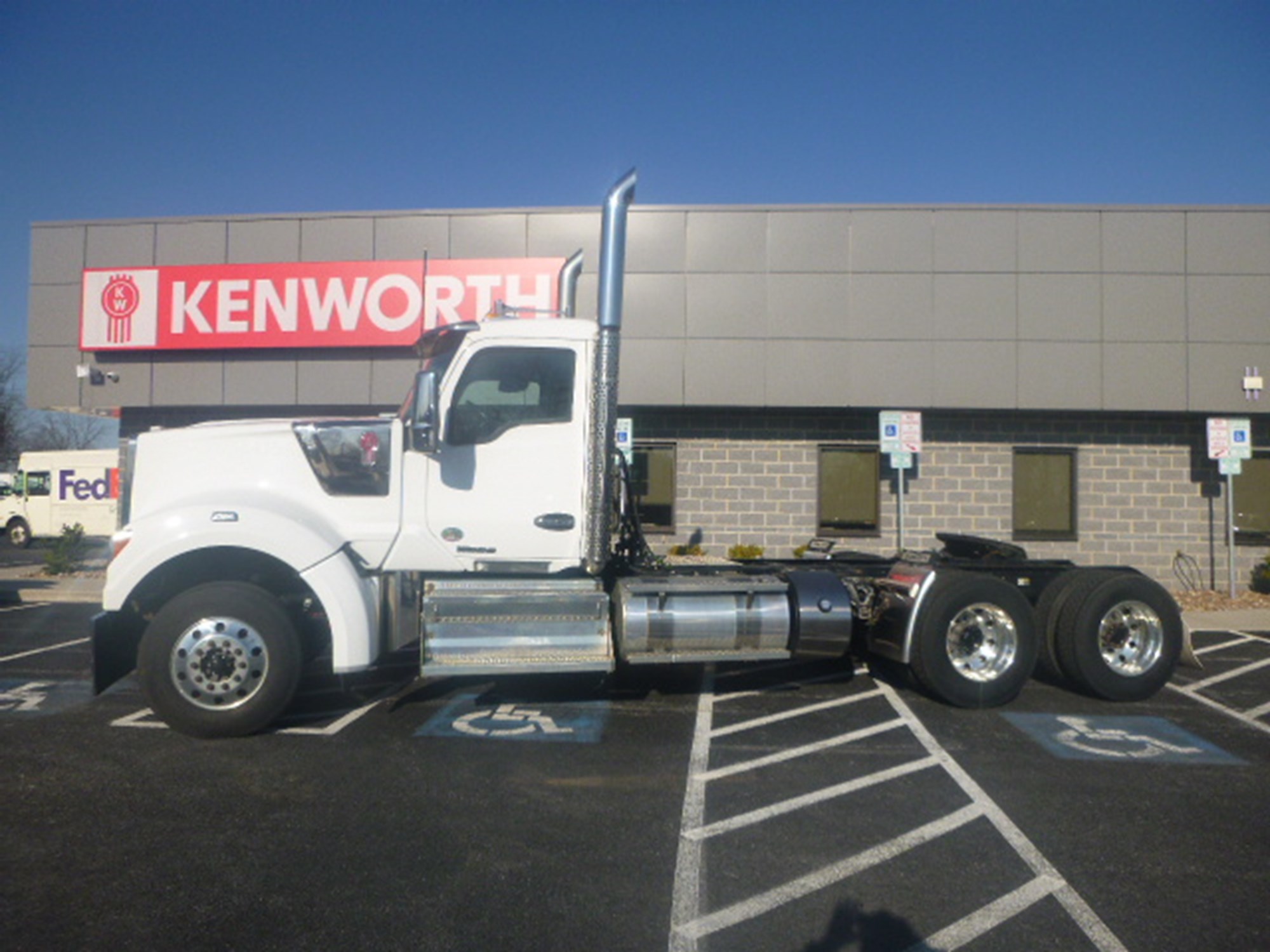 2020 Kenworth W990 - image 1 of 6