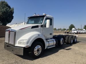 2020 Kenworth T880 LJ407986U-01