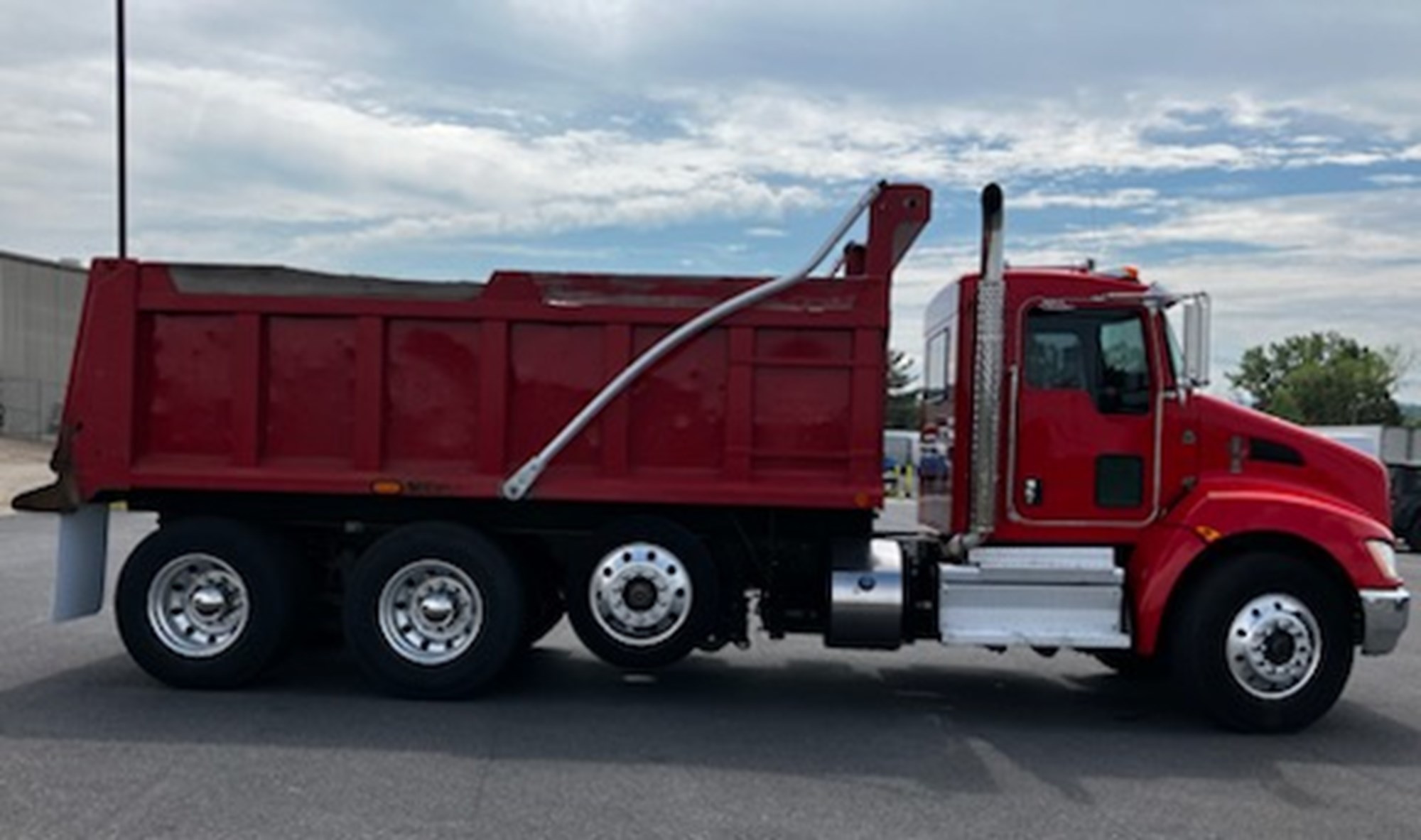 2020 Kenworth T370 - image 4 of 6