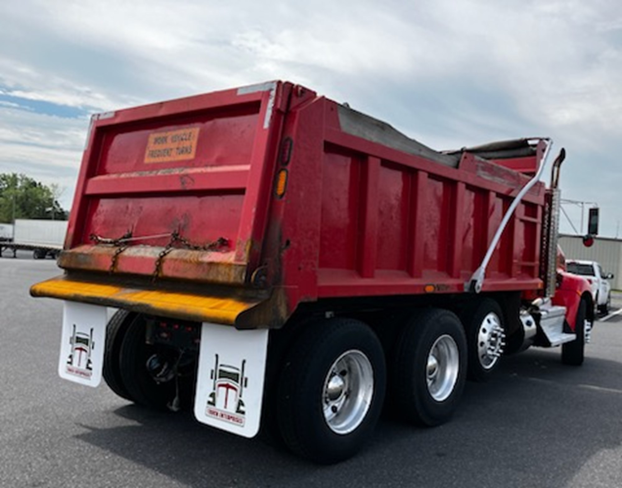 2020 Kenworth T370 - image 5 of 6