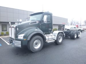 2023 Kenworth T880 PJ256037-01