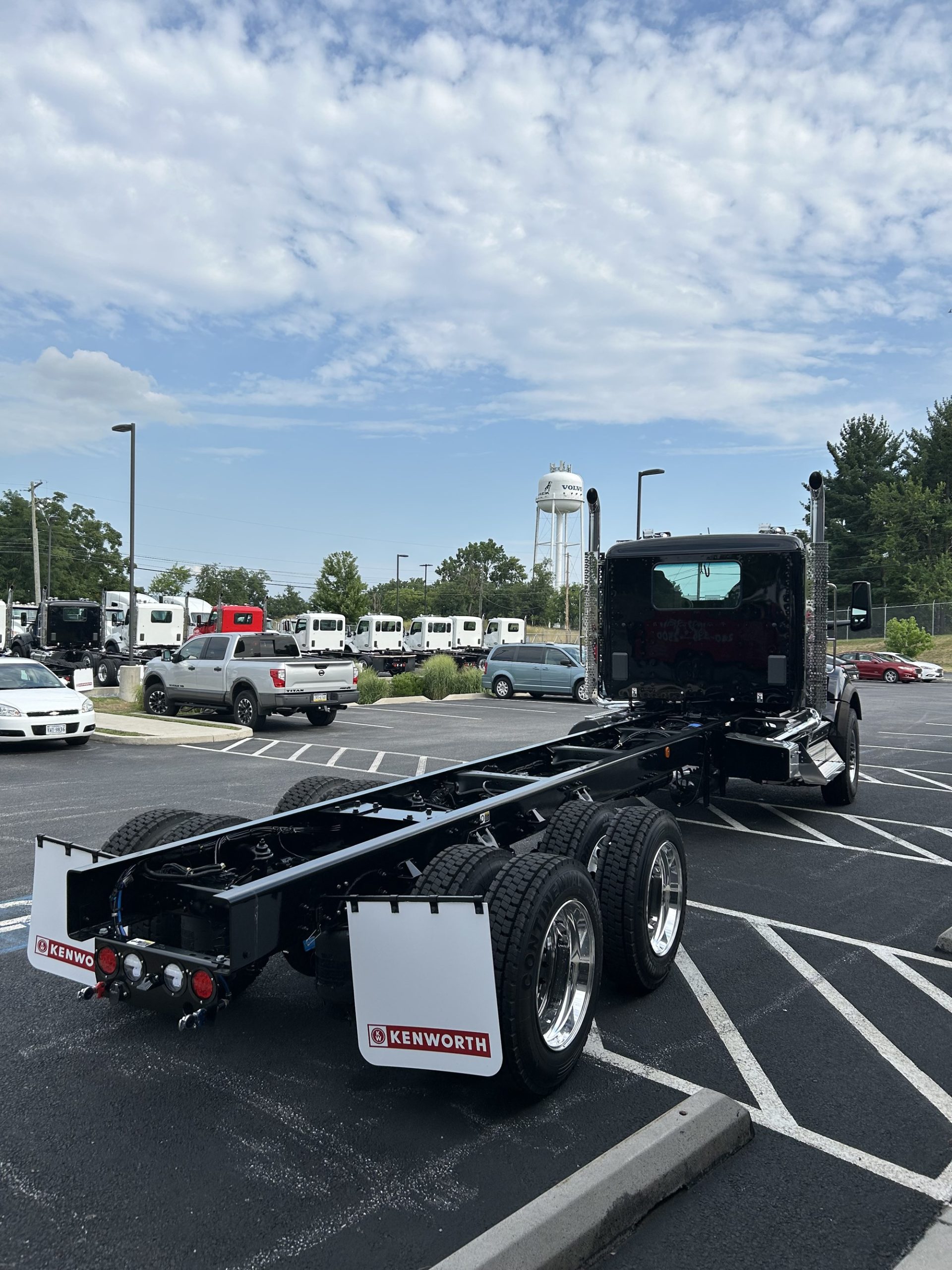 2025 Kenworth T880 - image 4 of 6