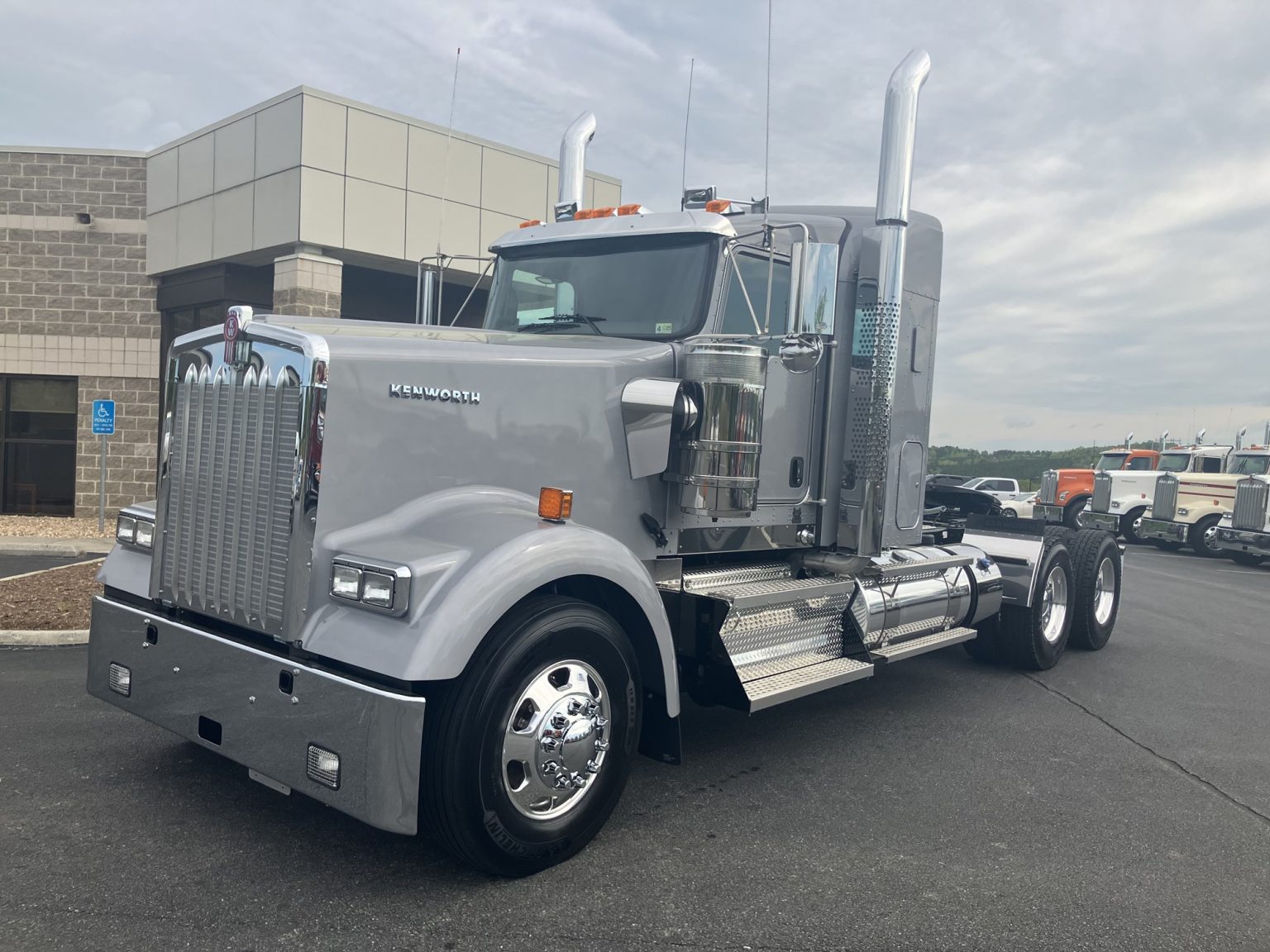 2025 Kenworth W900B kenworth sales co