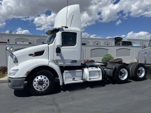 2018 Peterbilt 579 JD488904U-01