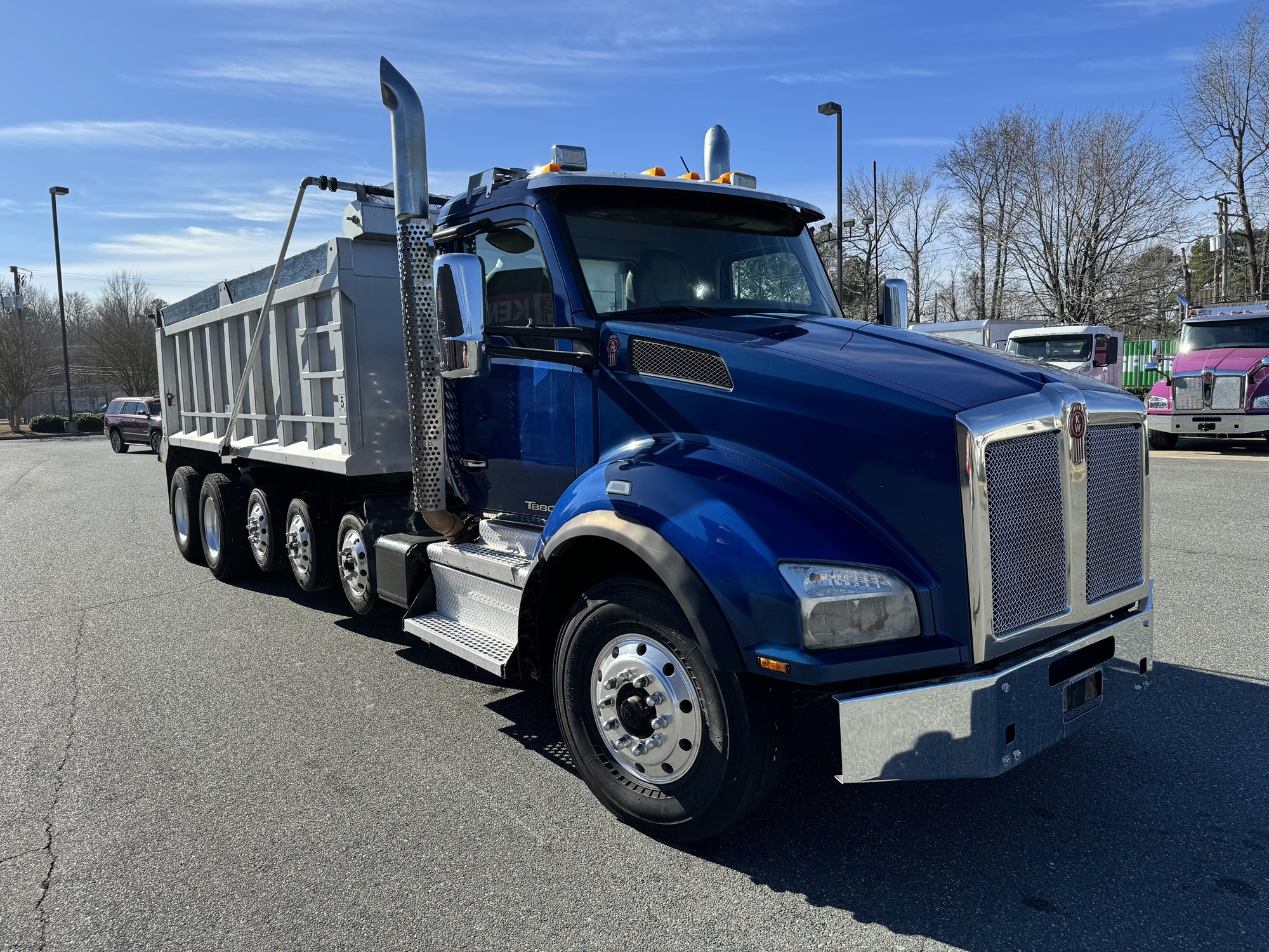 2018 Kenworth T880 - image 2 of 6