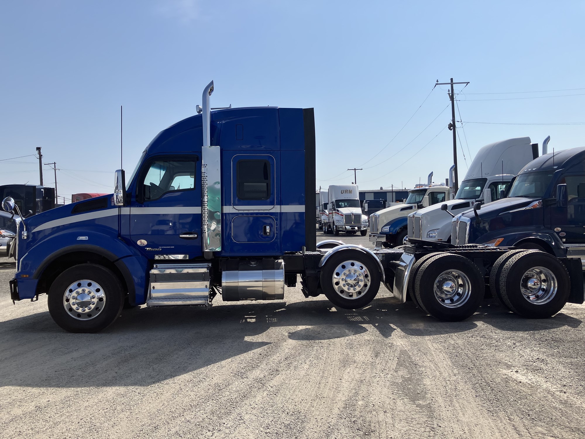 2019 Kenworth T880 - image 2 of 6