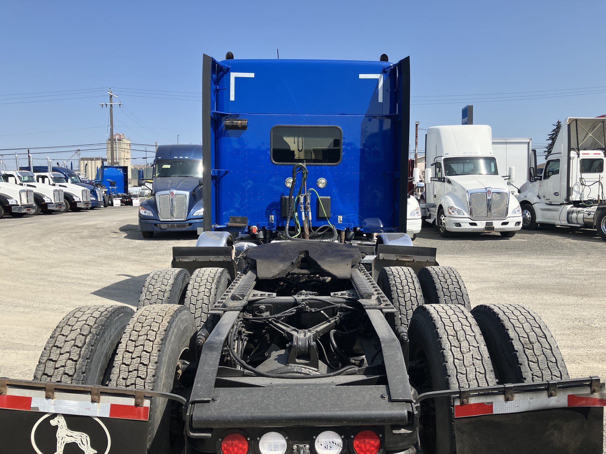 2019 Kenworth T880 - image 3 of 6