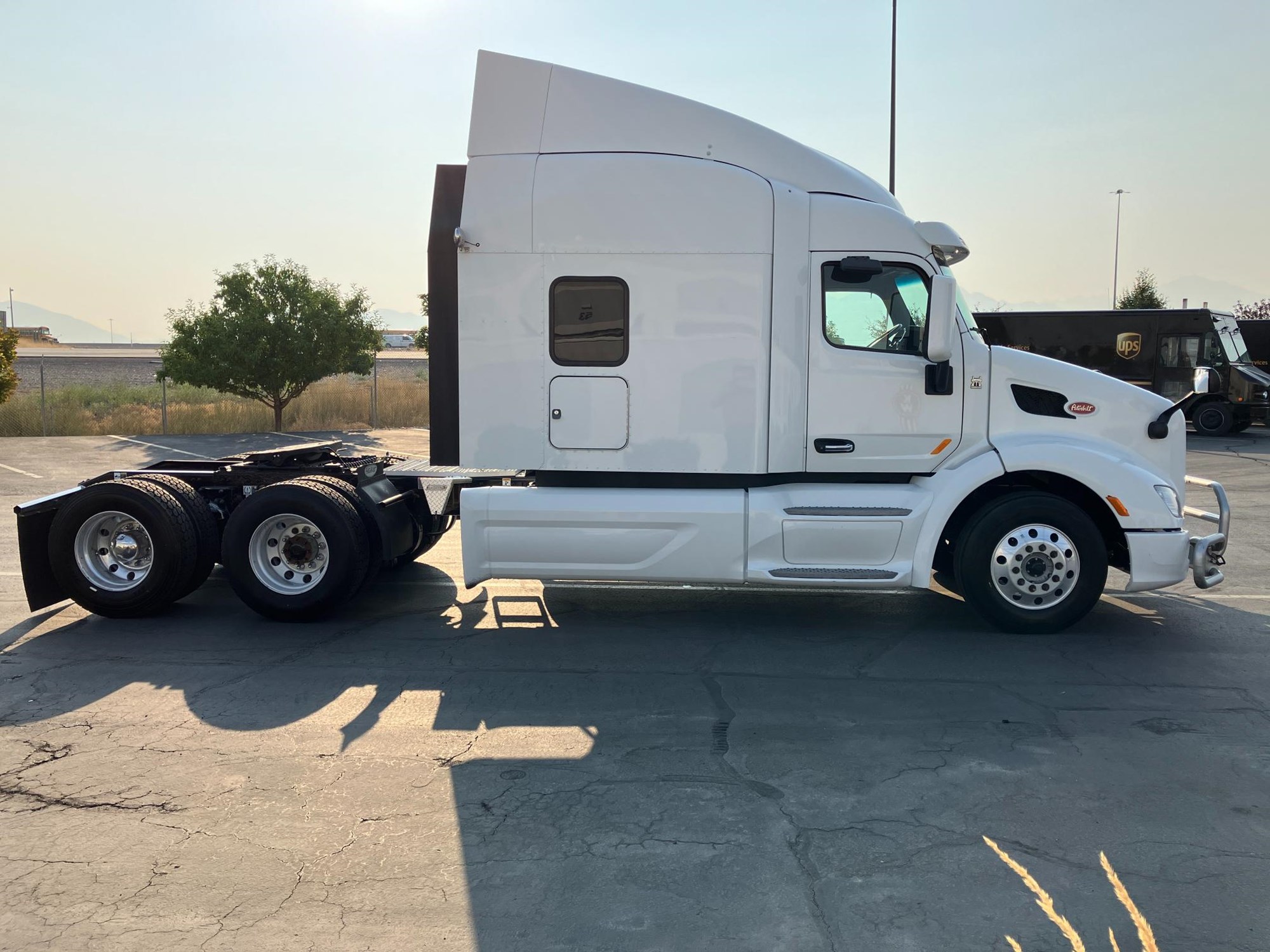 2020 Peterbilt 579 - image 6 of 6