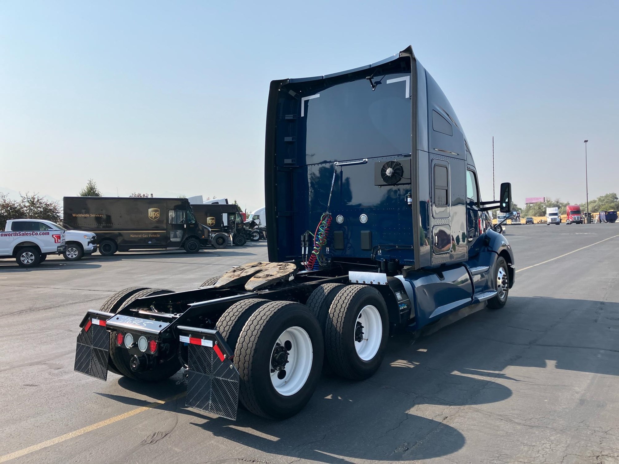 2020 Kenworth T680 - image 5 of 6