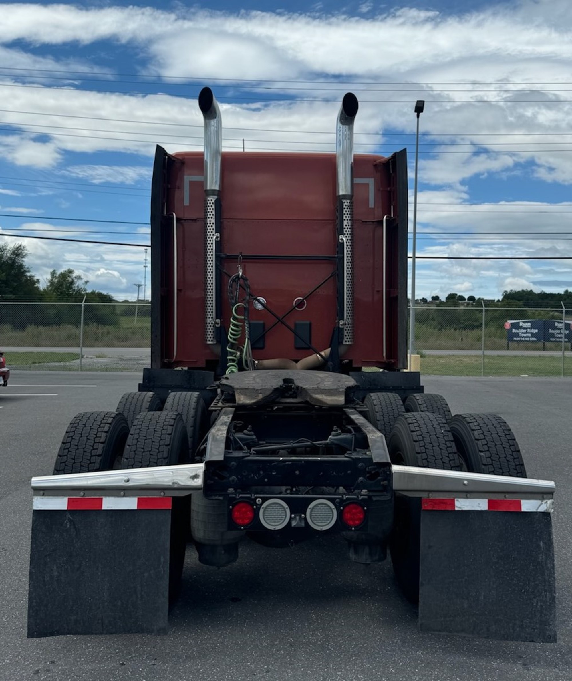 2020 Kenworth T680 - image 5 of 6