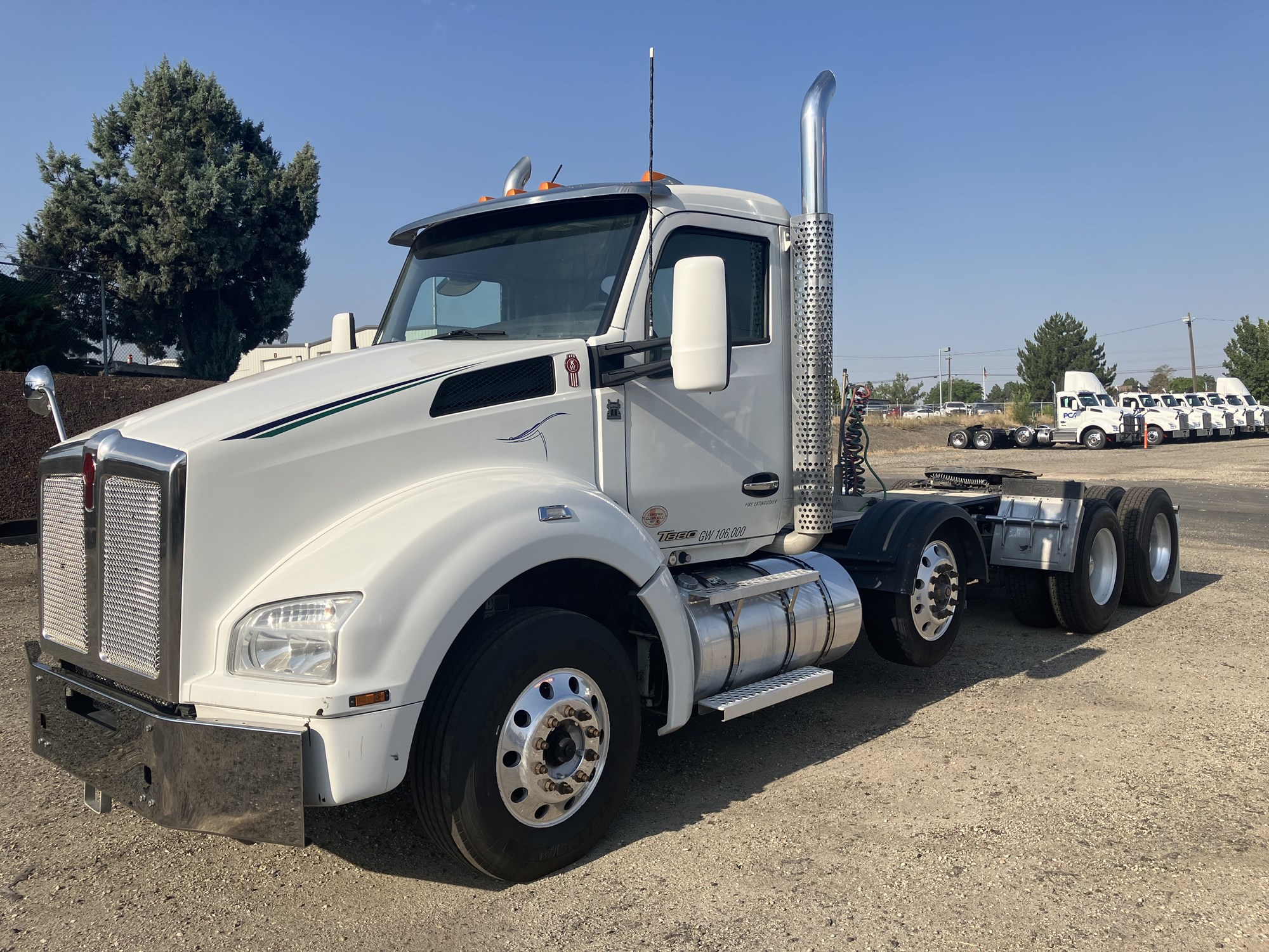 2020 Kenworth T880 - image 1 of 6