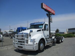 2023 Kenworth T880 PJ141425P-01