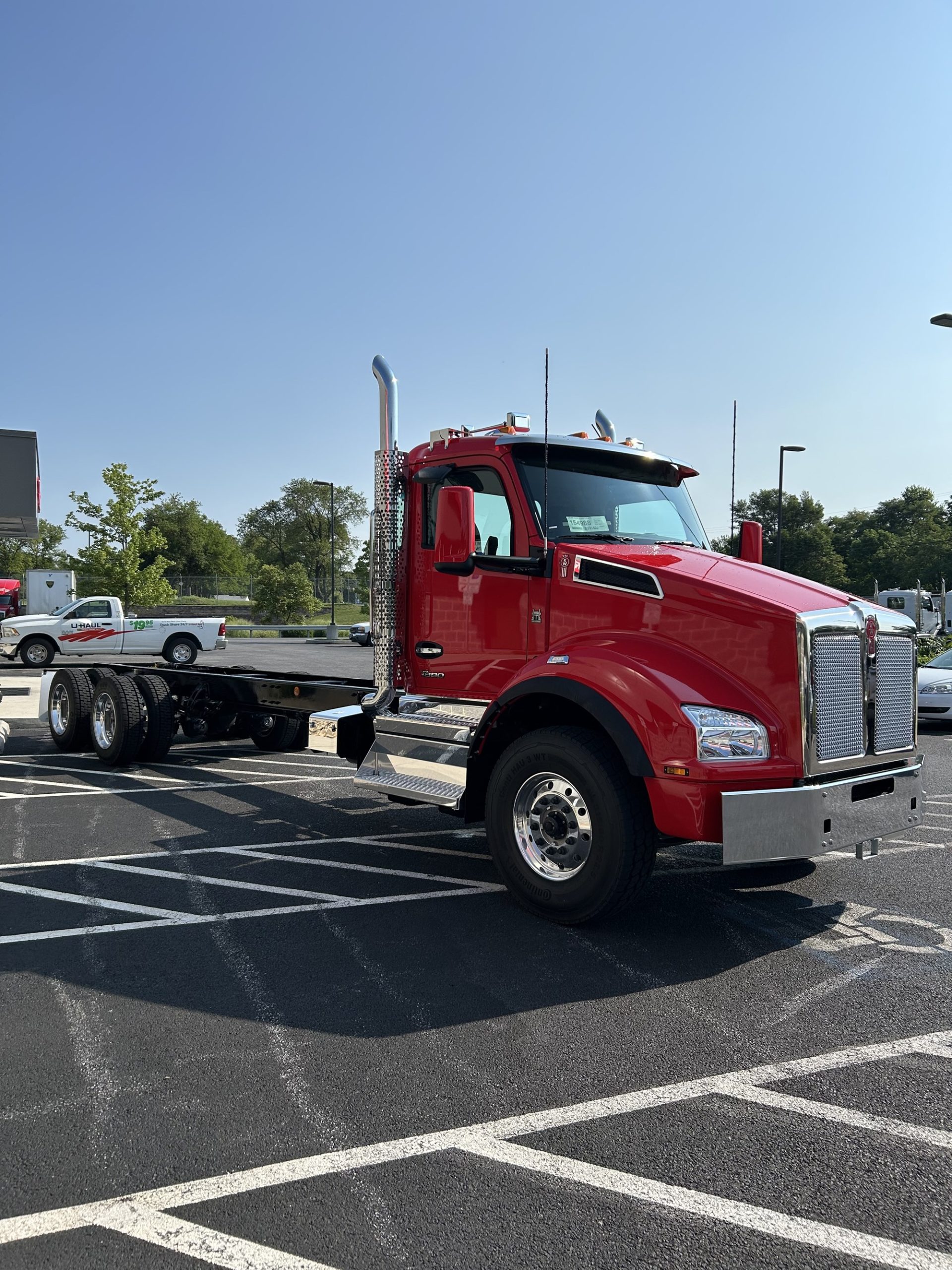 2025 Kenworth T880 - image 3 of 6