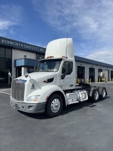 2018 Peterbilt 579 JD488926U-01