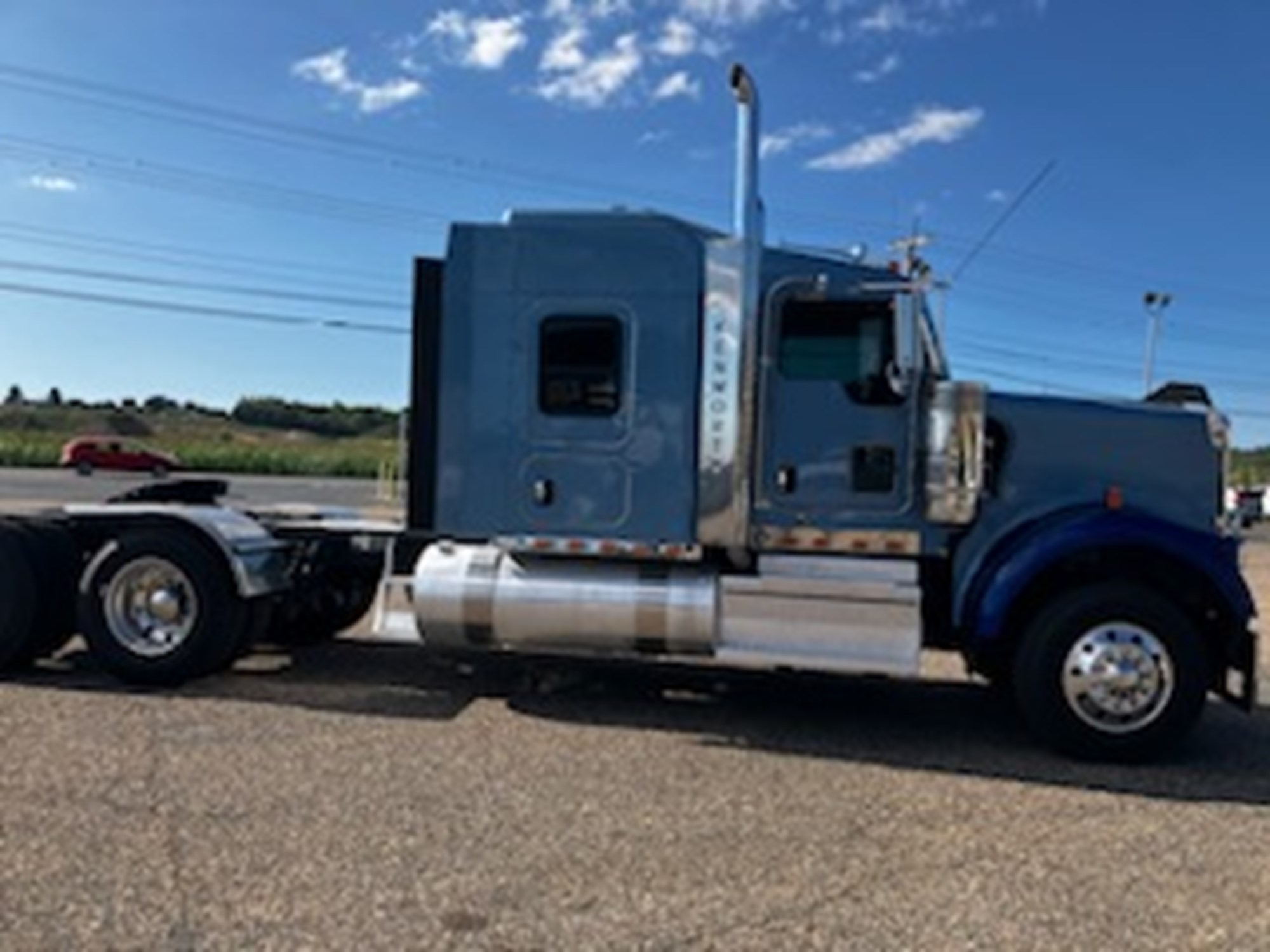 2019 Kenworth W900 - image 5 of 6