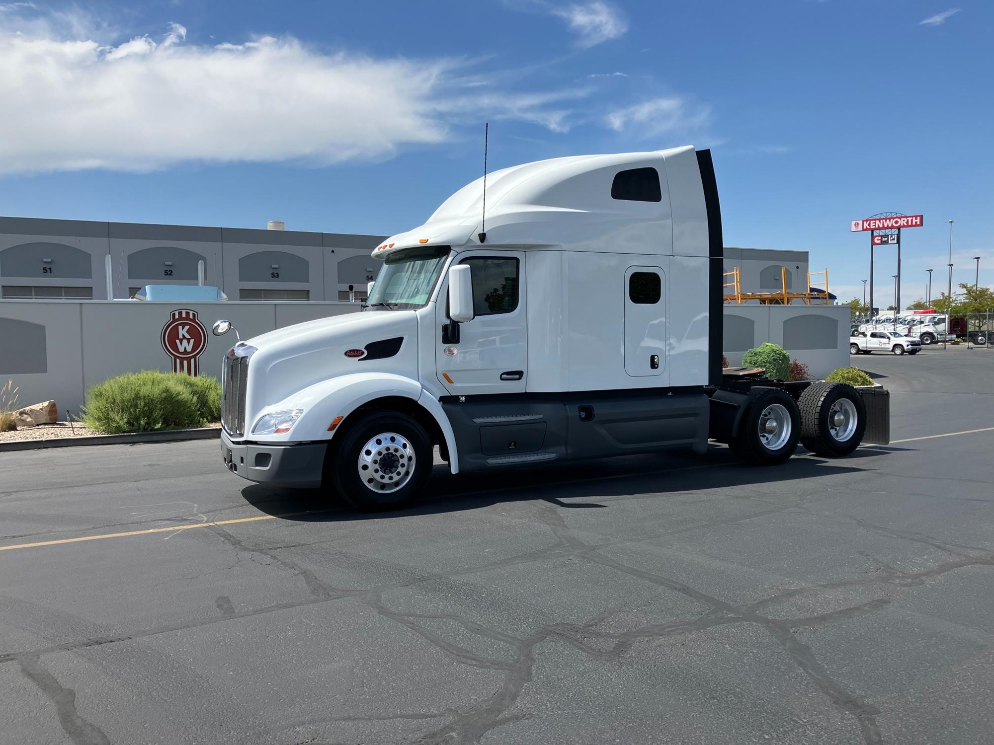 2020 Peterbilt 579 - image 6 of 6