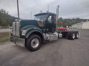 2025 Kenworth W990 SJ134044-01