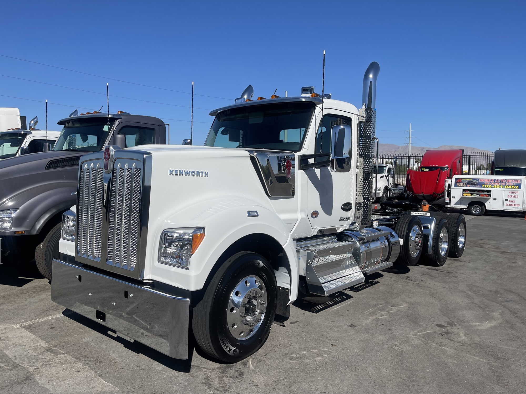 2025 Kenworth W990 - image 1 of 4