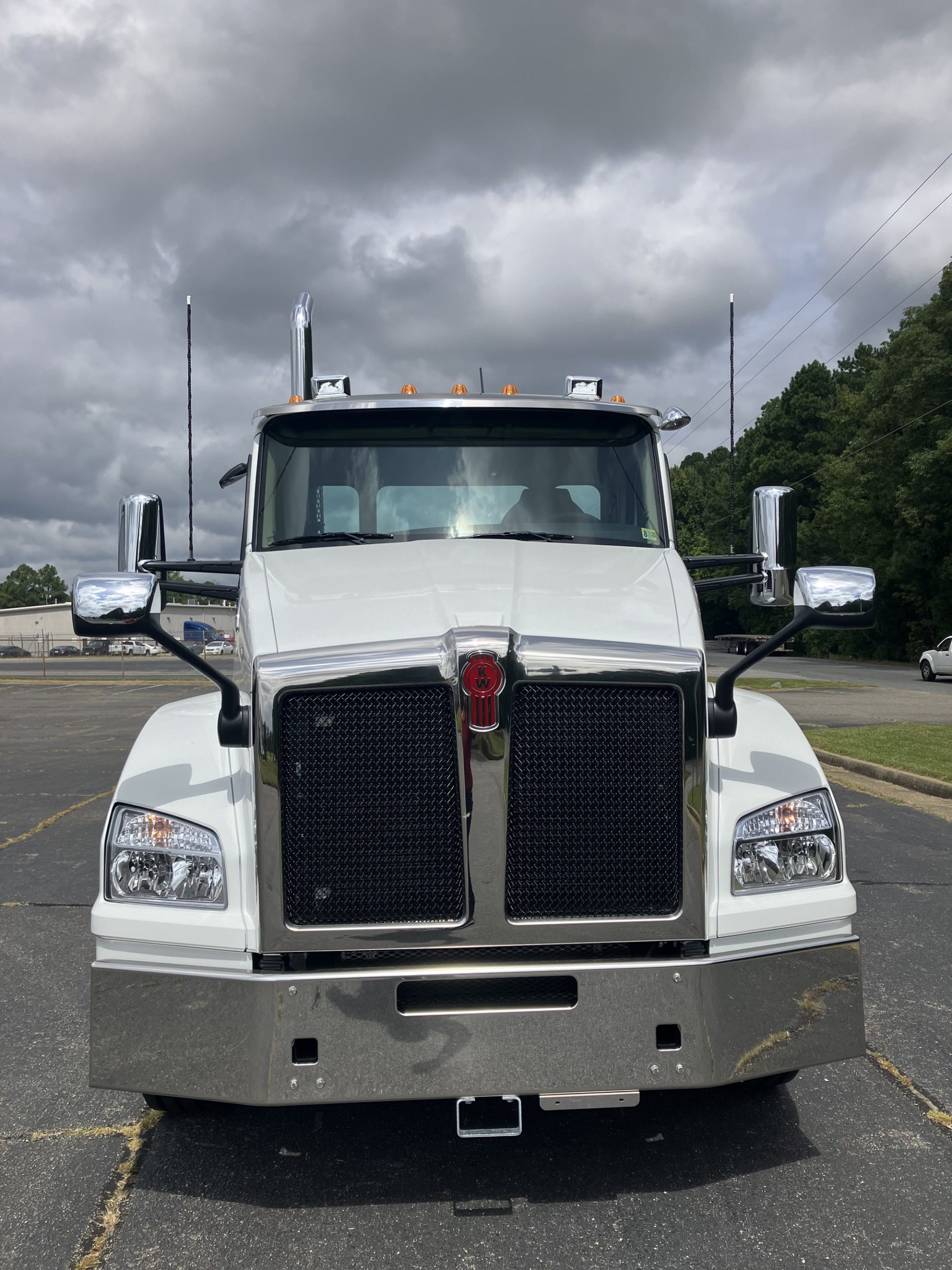 2025 Kenworth T880 - image 1 of 6