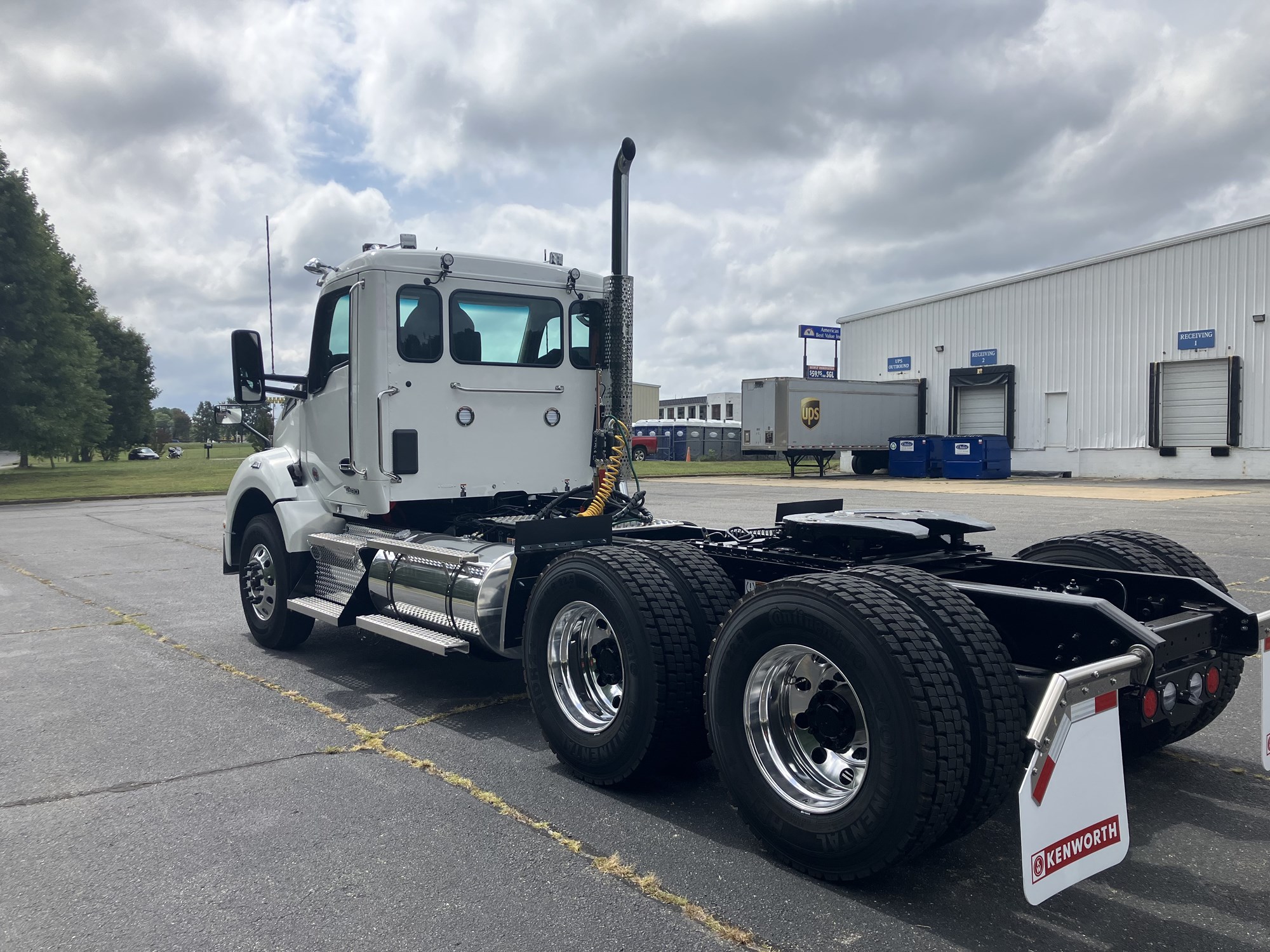 2025 Kenworth T880 - image 4 of 6