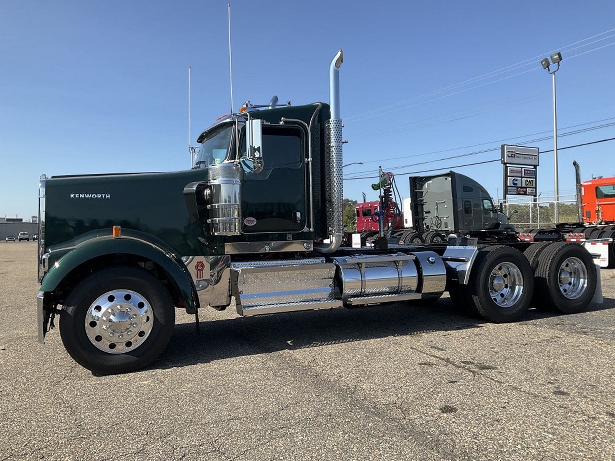 2025 Kenworth W900B - image 2 of 6