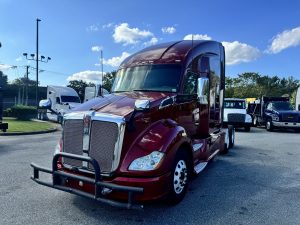 2017 Kenworth T680 HJ143947U-01