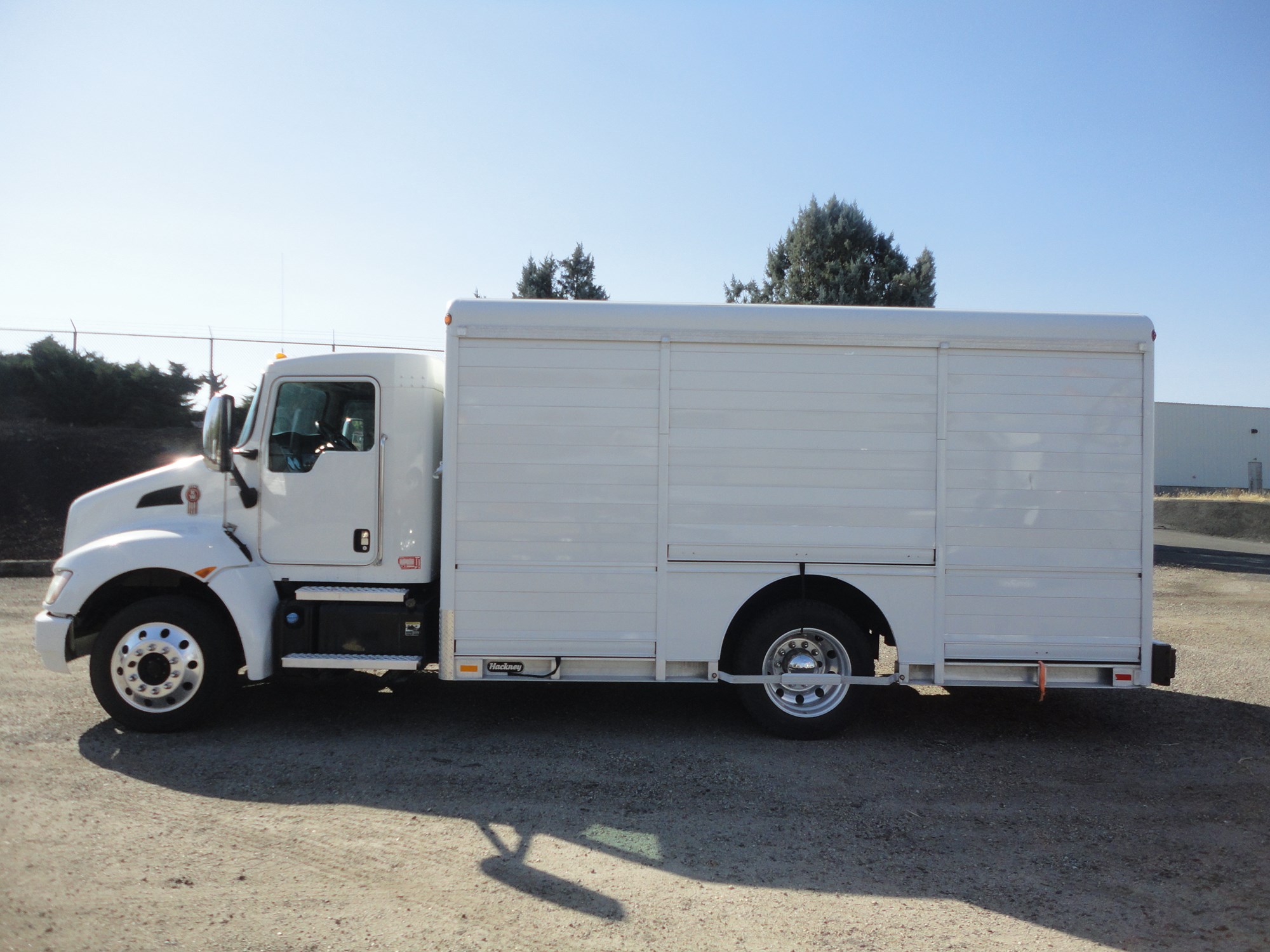 2017 Kenworth T270 - image 2 of 6