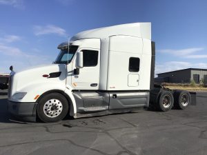 2018 Peterbilt 579 JD485088U-01