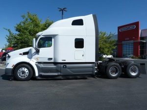 2018 Peterbilt 579 JD485088U-01