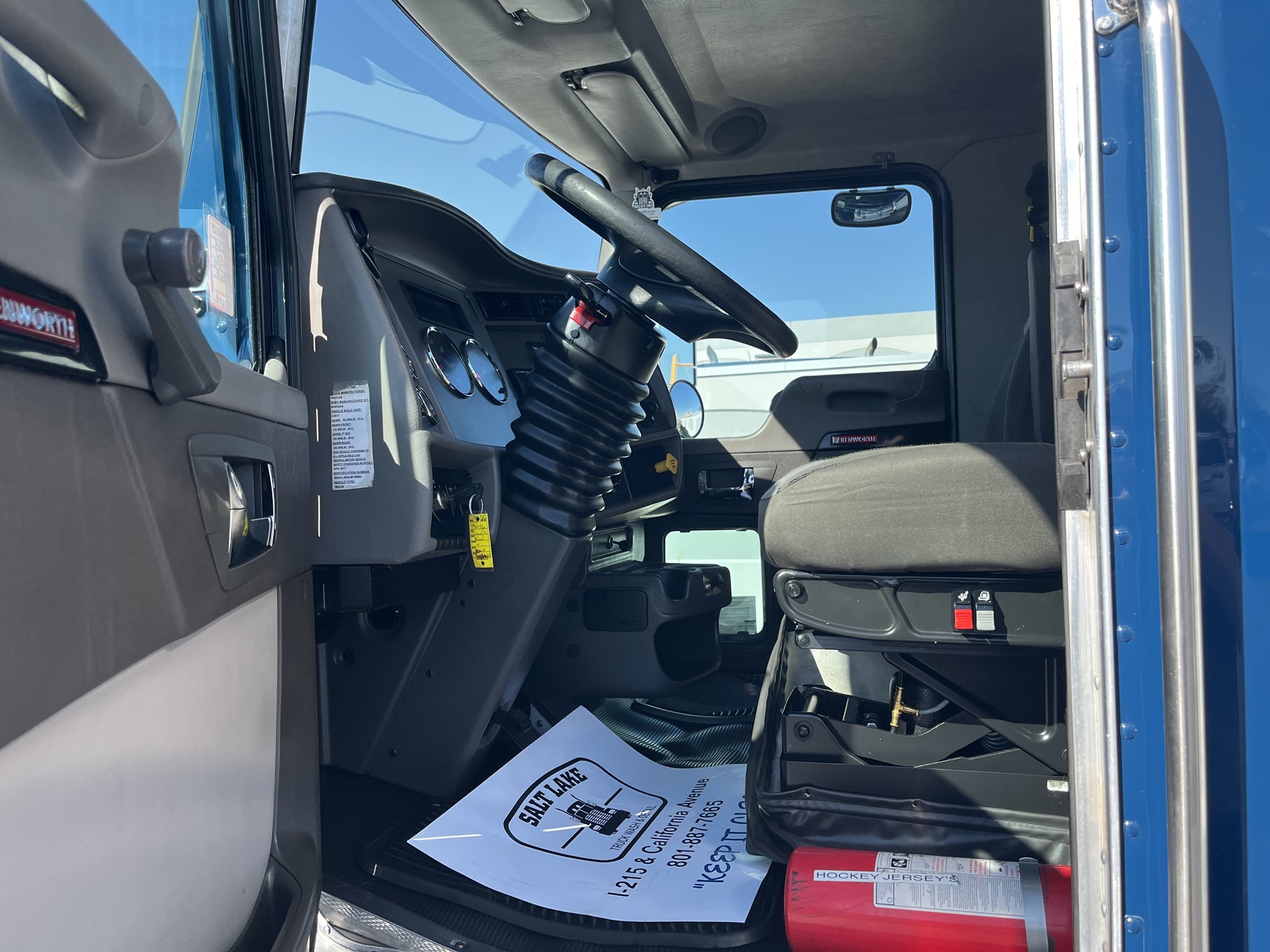 2018 Kenworth T370 - image 6 of 6