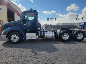 2019 Peterbilt 579 KD263787U-01