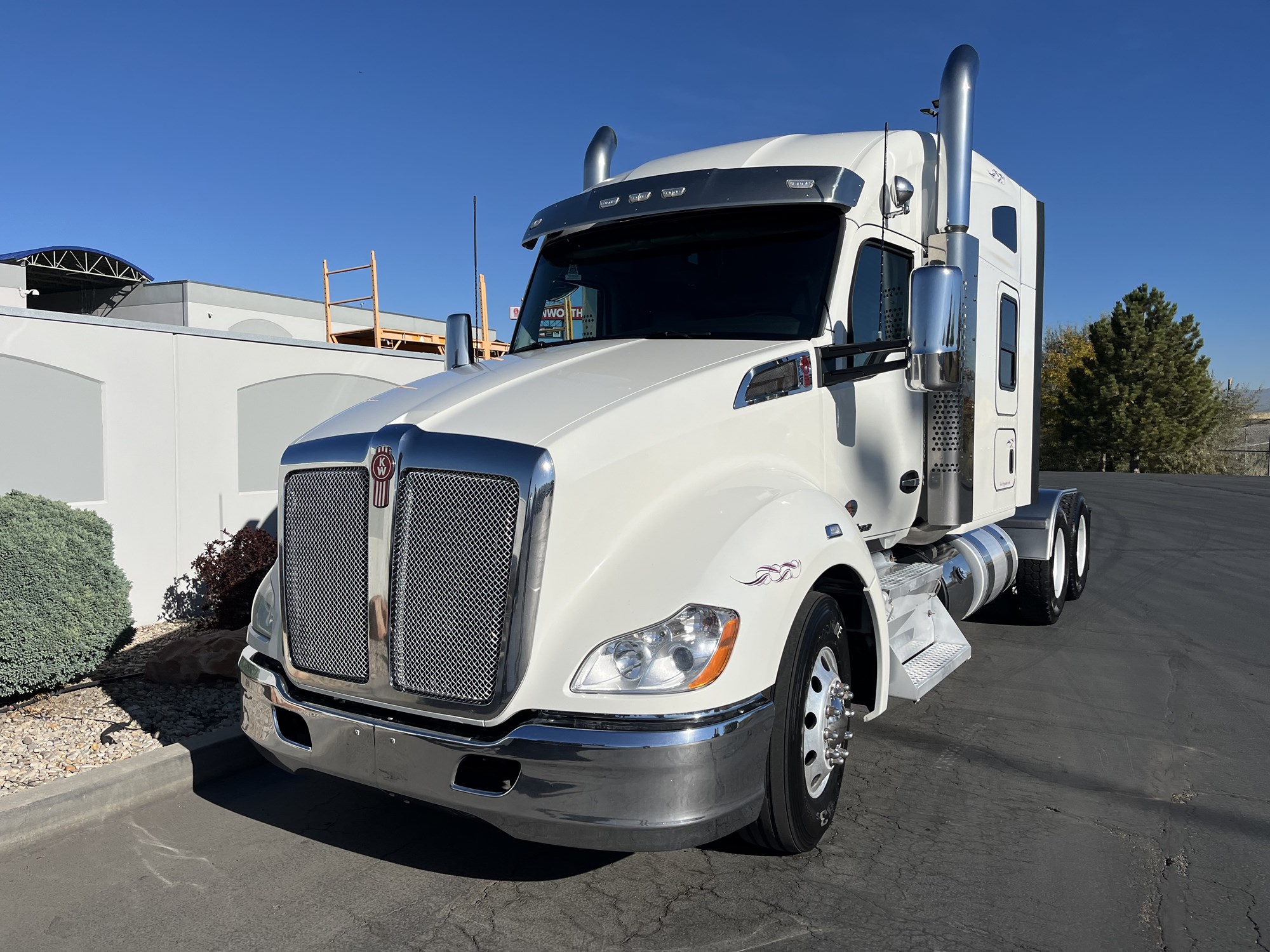 2021 Kenworth T680 - image 5 of 6