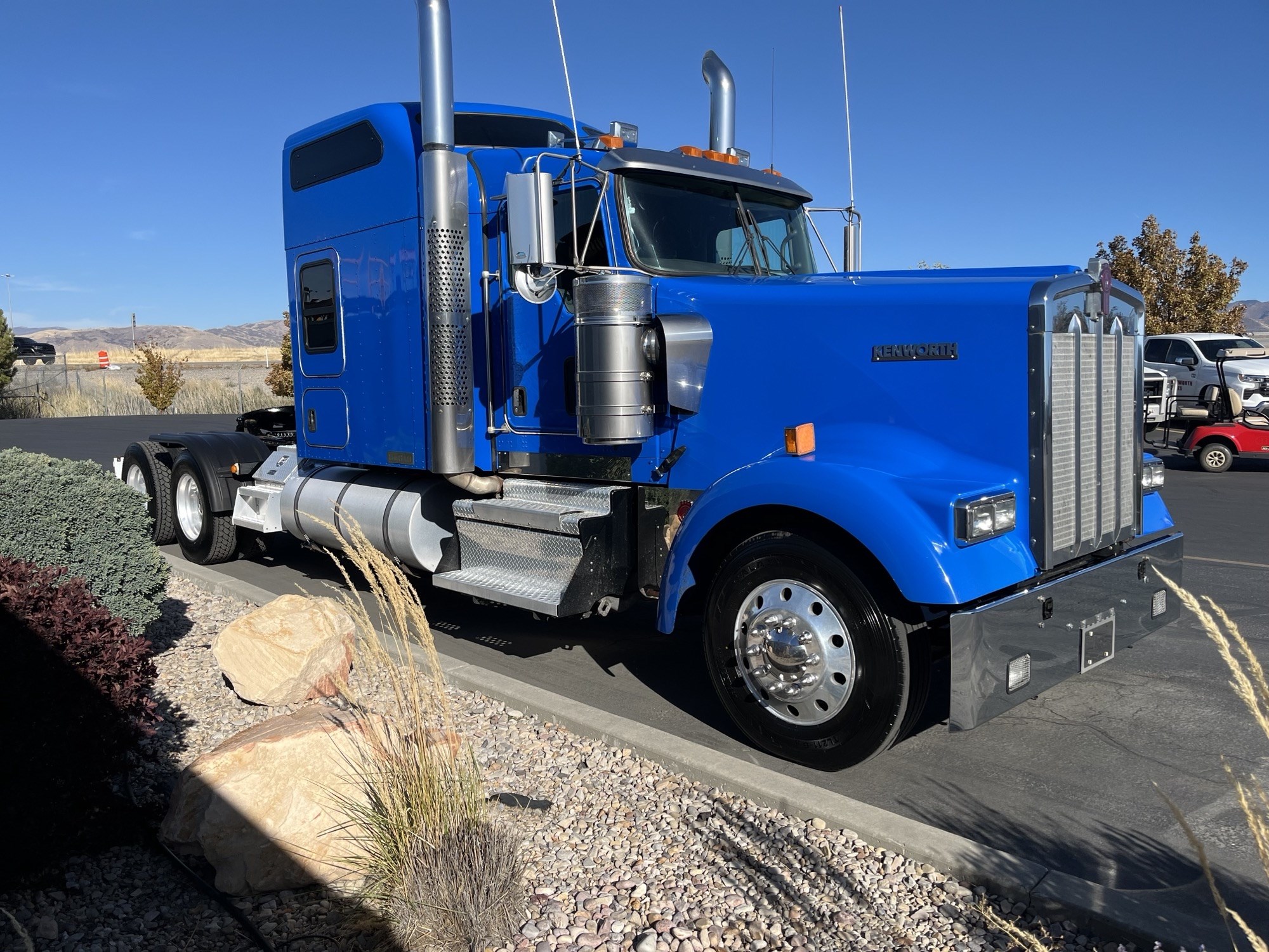 2021 Kenworth W900 - image 3 of 6