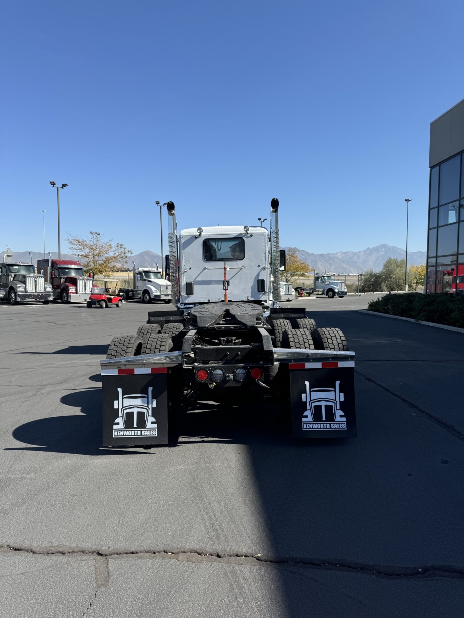 2025 Kenworth T880 - image 6 of 6